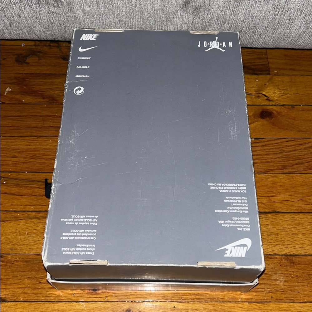 Jordan Retro 11 Empty Box - Picture 6 of 6
